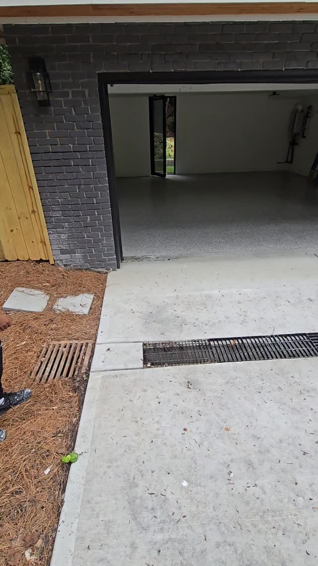 Post 4 by Orlando Patrick on Instagram (video)