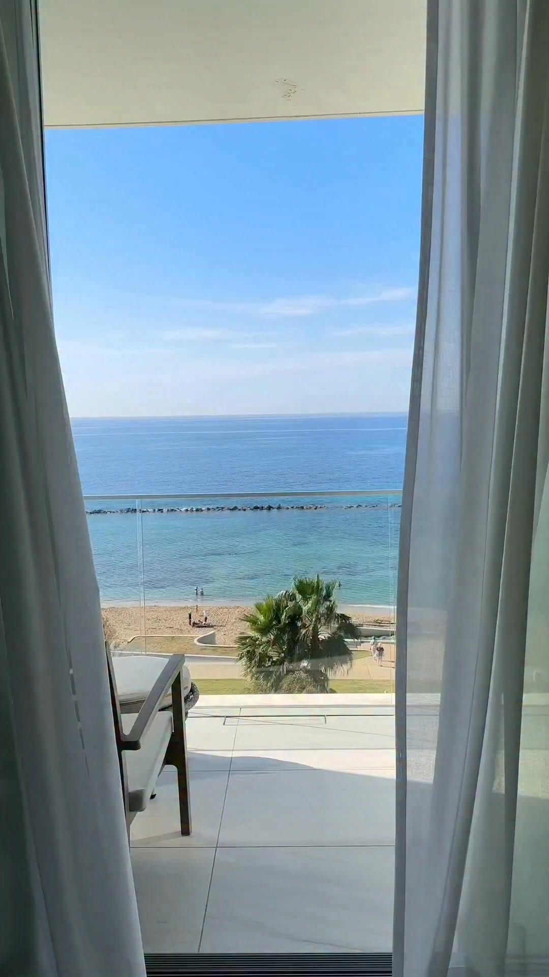 Post 9 by Christian Lindstedt on Instagram (video)