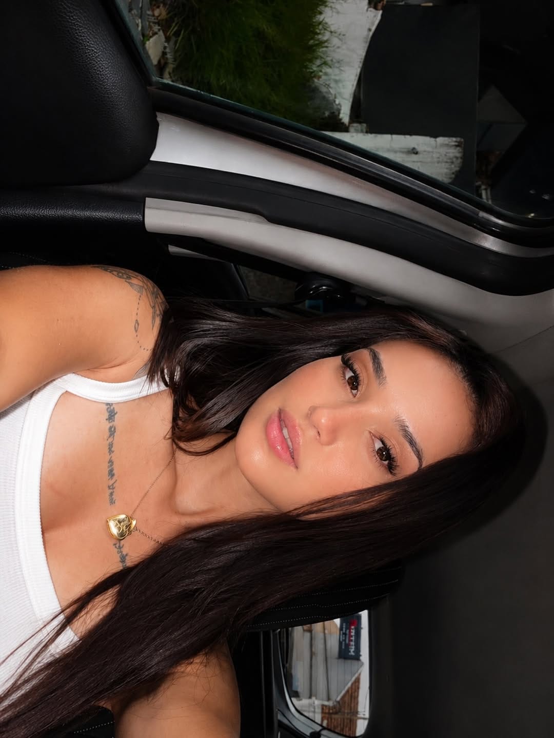 Post 6 by Jheni Portela on Instagram (image)