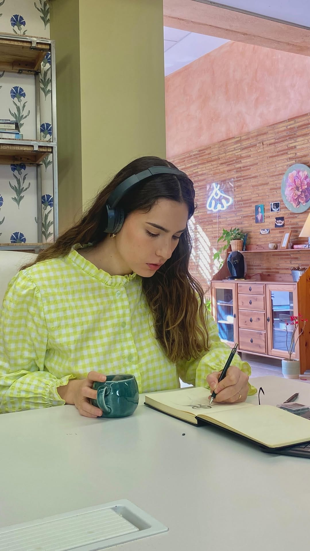 Post 8 by Paloma Segura on Instagram (video)
