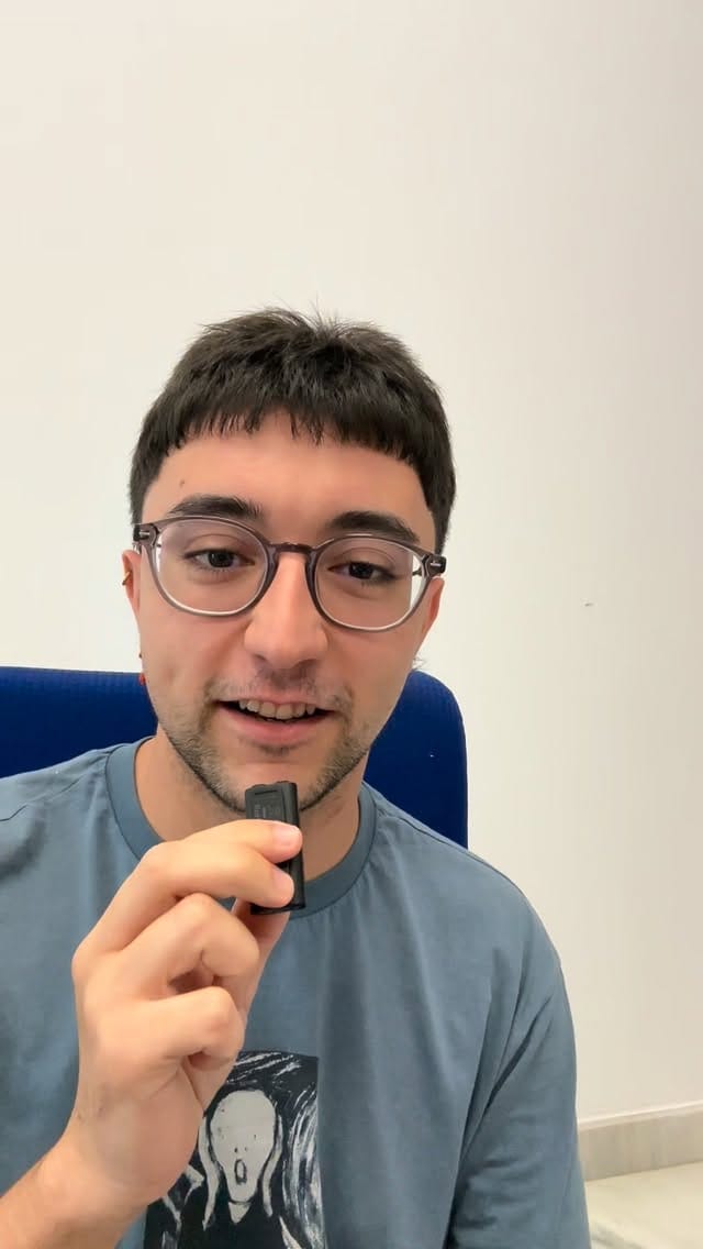 Post 5 by Escuela de Arte y Superior de Diseño de Cádiz on Instagram (video)