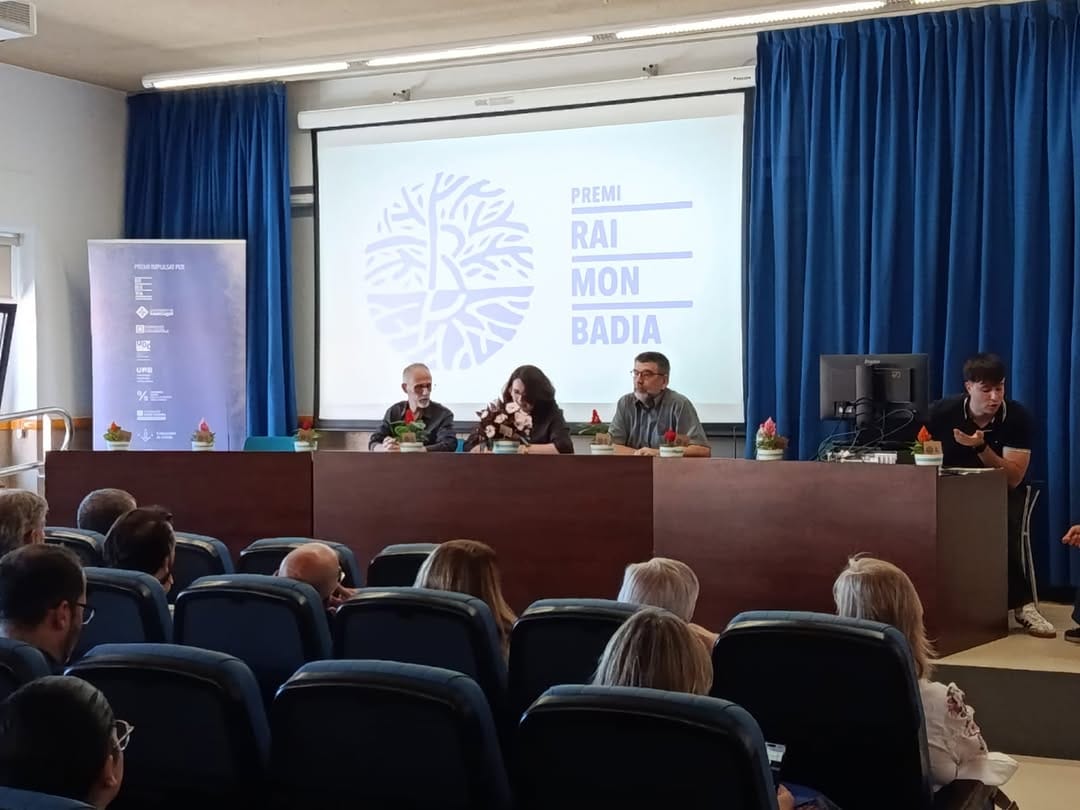 Post 2 by Educació UB on Instagram (carousel)