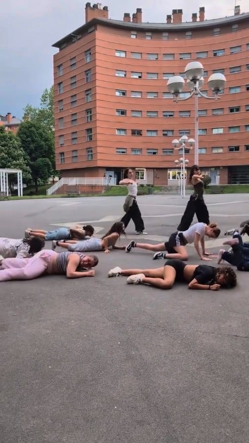 Post 3 by DENA BILBAO on Instagram (video)
