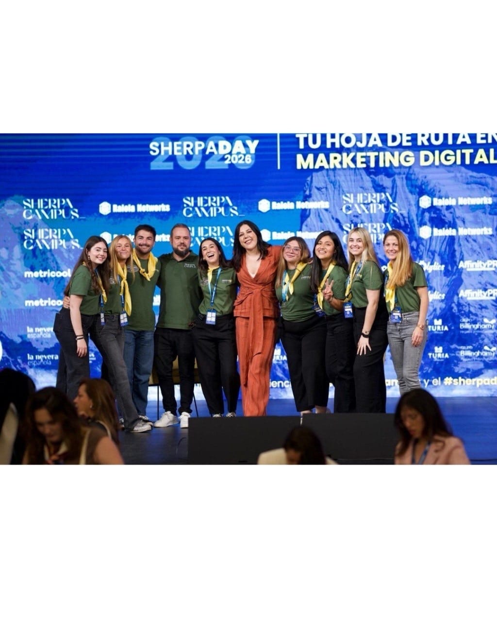 Post 7 by Escuela de Marketing Digital, Estrategia + IA on Instagram (carousel)