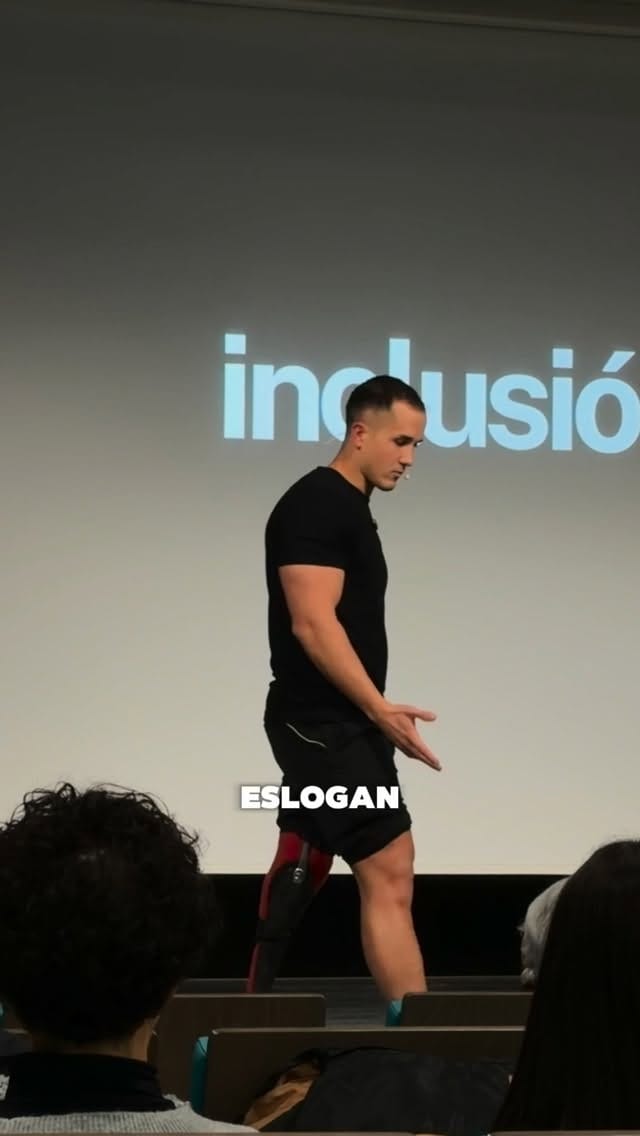 Post 8 by Eric González on Instagram (video)