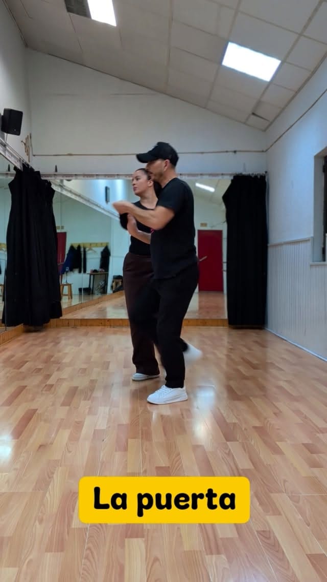 Post 1 by Salsa Caleña en Madrid on Instagram (video)