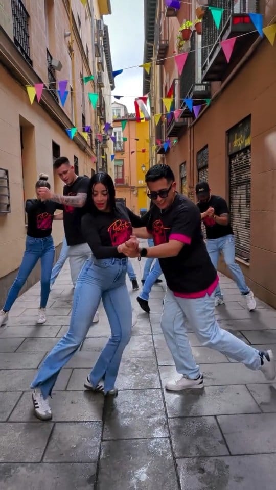 Post 6 by Salsa Caleña en Madrid on Instagram (video)