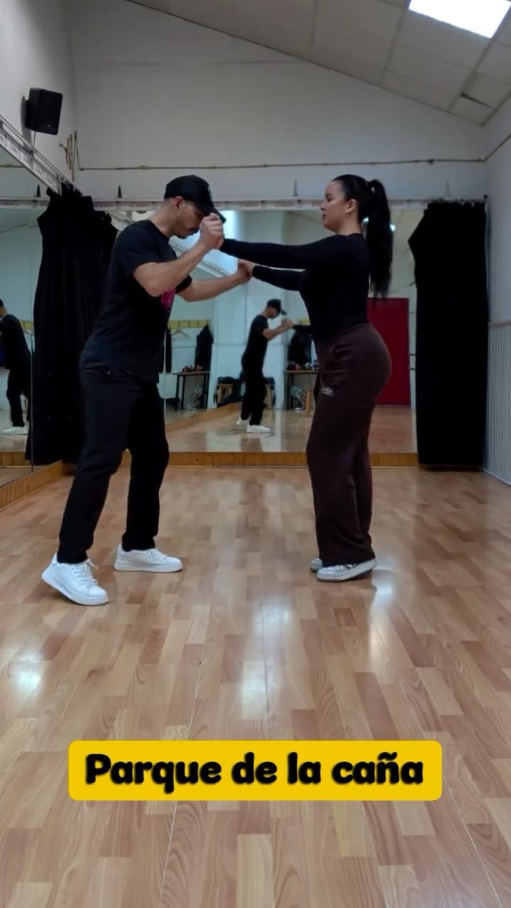 Post 3 by Salsa Caleña en Madrid on Instagram (video)