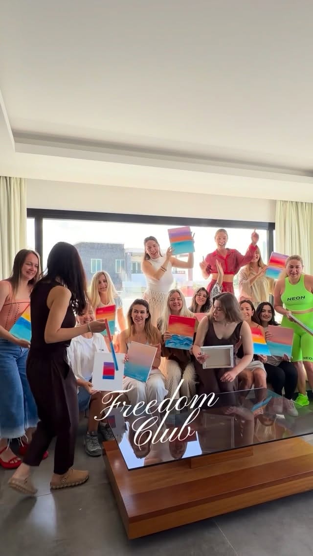 Post 1 by Дарина Пахомова on Instagram (video)