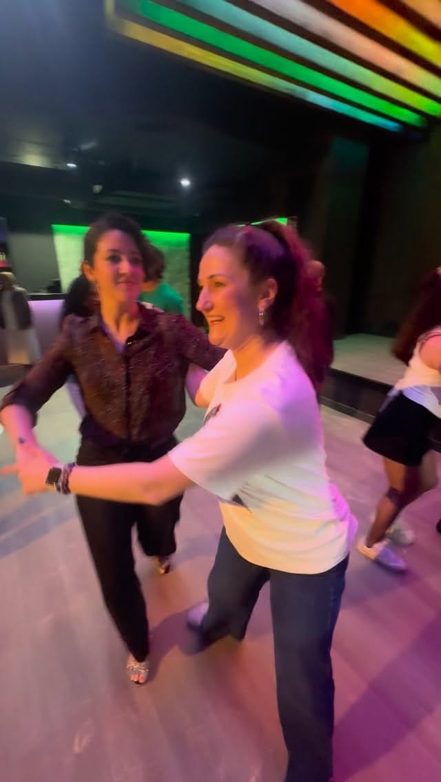 Post 5 by Escuela de baile Antilla | Clases de baile on Instagram (video)