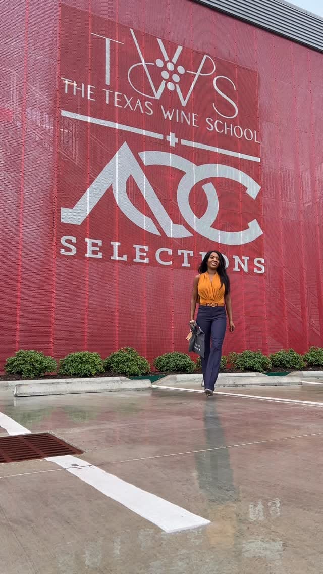Post 2 by Mariah Scott on Instagram (video)