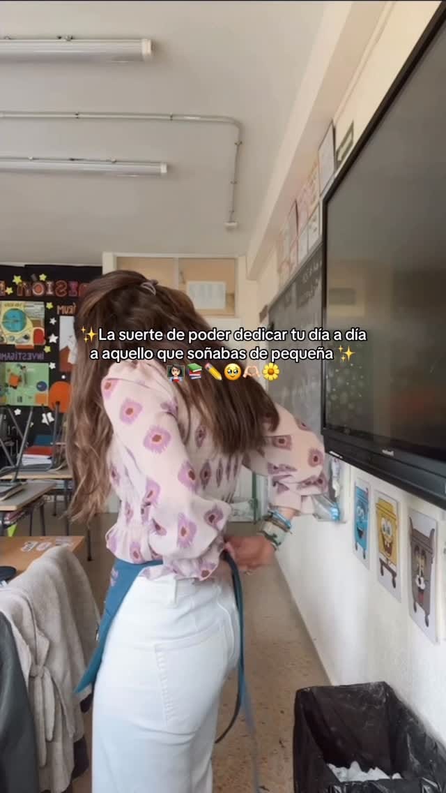 Post 8 by Maria Martinez on Instagram (video)