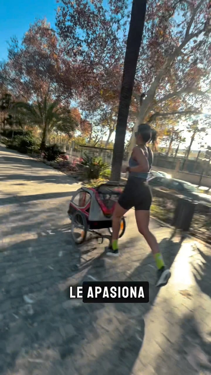 Post 10 by Camila F. on Instagram (video)