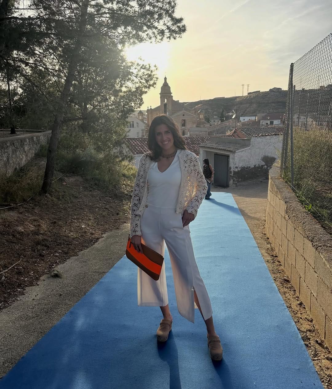 Post 5 by Camila F. on Instagram (carousel)