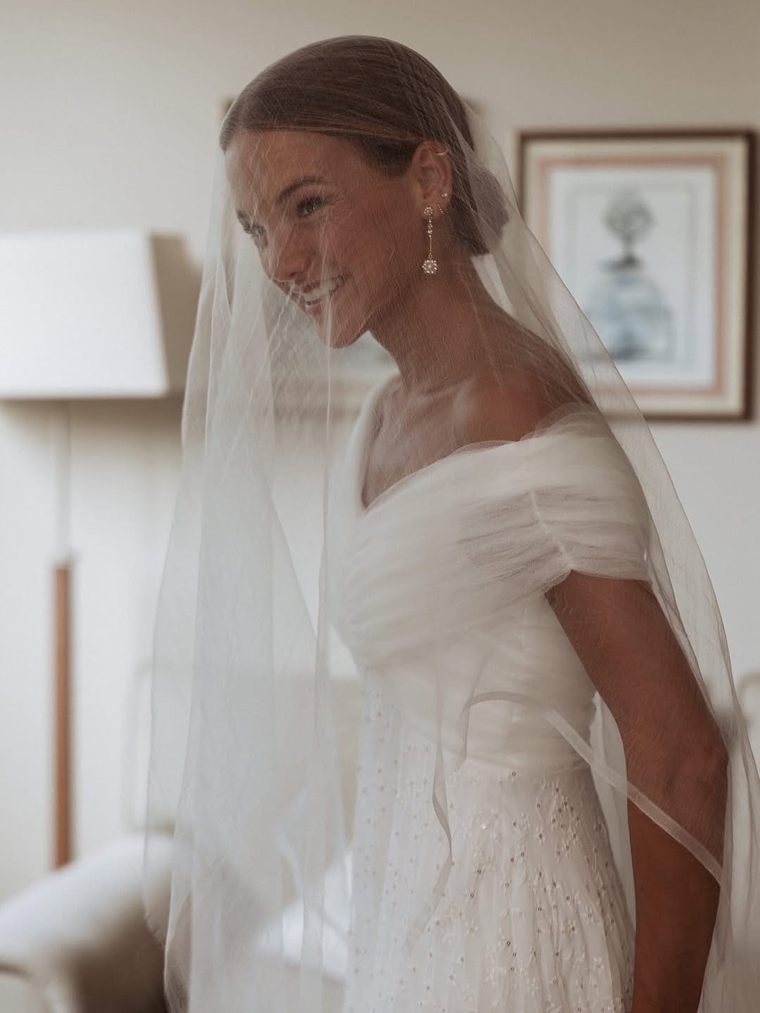 Post 9 by Novias, bodas e invitadas. on Instagram (carousel)