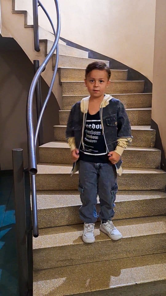 Post 2 by Cele Sanchez on Instagram (video)