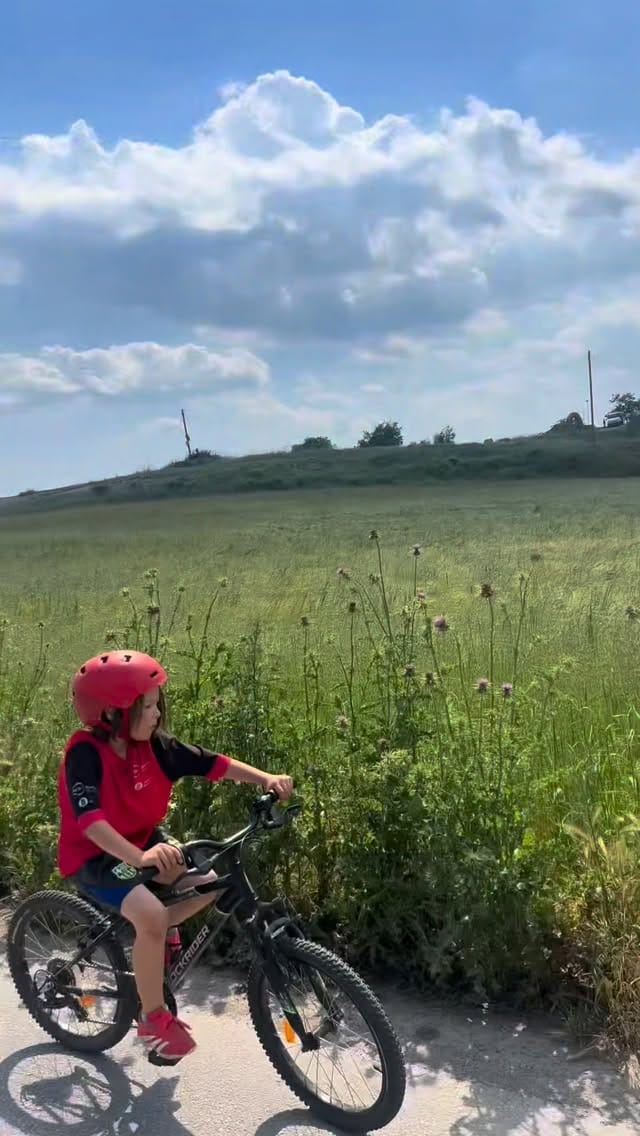 Post 2 by Vane ✨ on Instagram (video)