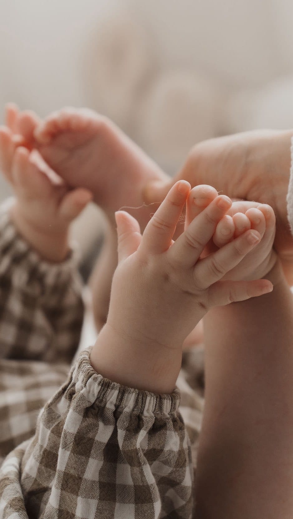 Post 10 by FOTÓGRAFO EMBARAZO y NEWBORN Barcelona on Instagram (video)