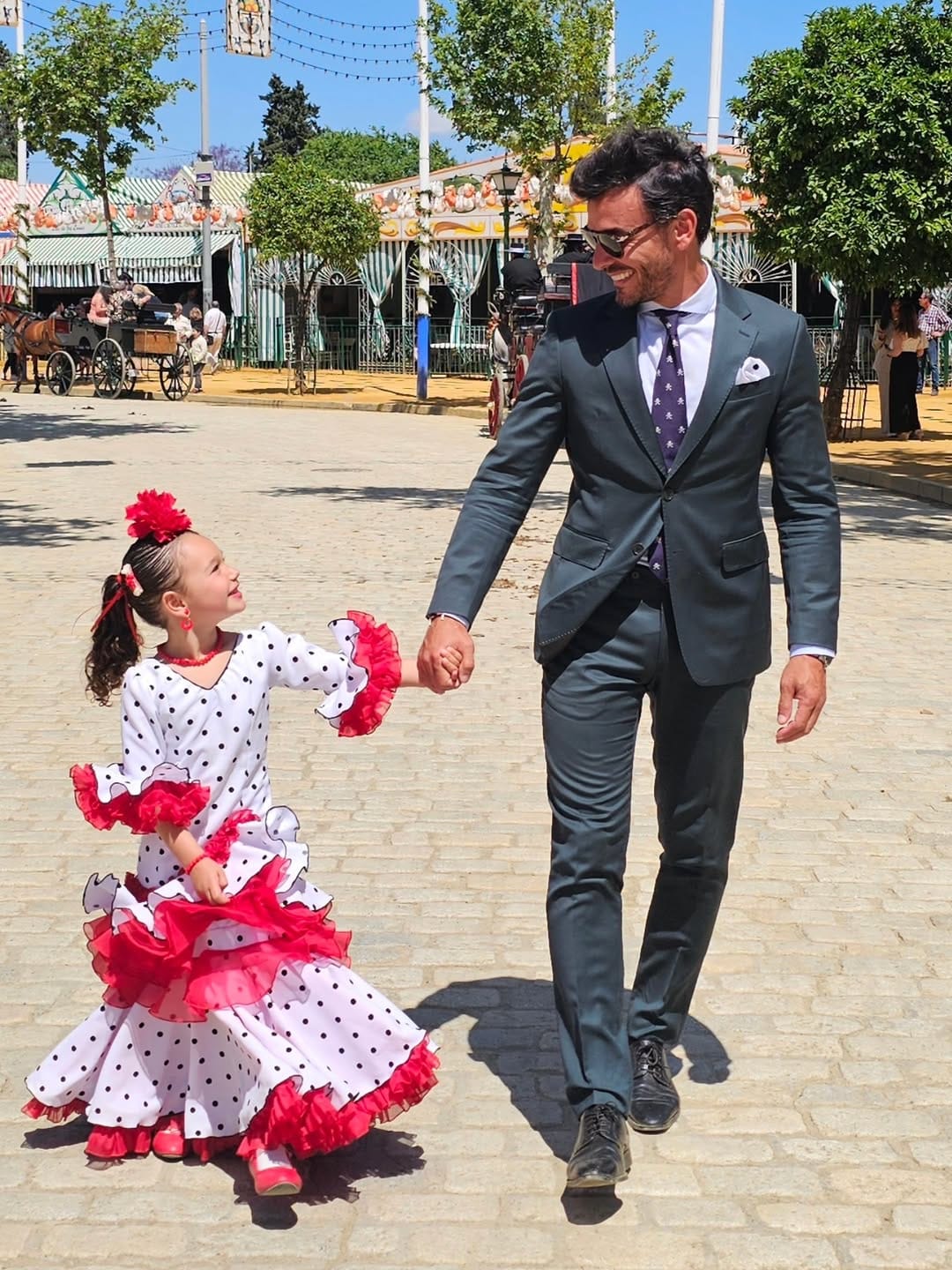 Post 2 by Javier Lorenzana on Instagram (carousel)