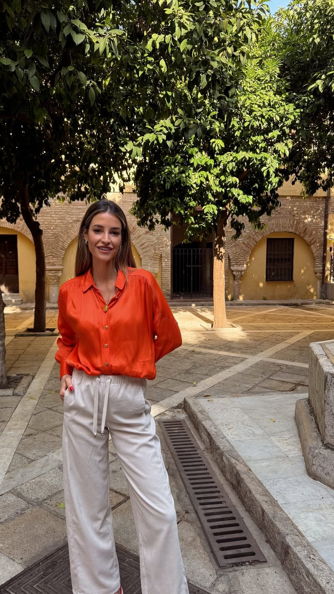 Post 3 by Maria Sevilla on Instagram (video)