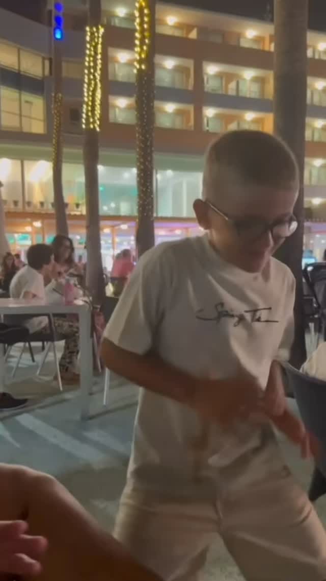 Post 2 by Víctor on Instagram (video)