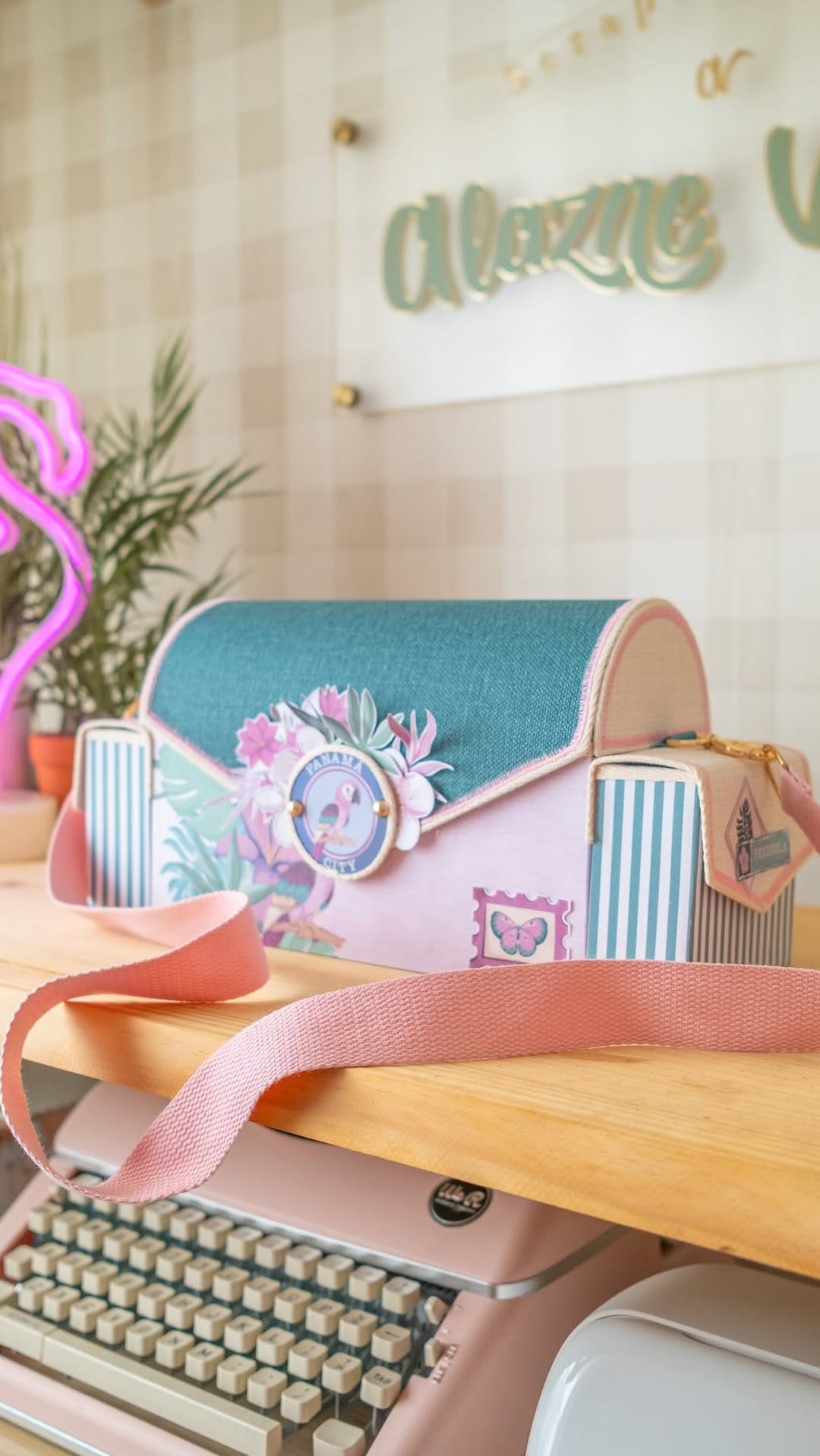 Post 8 by Alazne Vales | Scrapbooking | Papelería creativa on Instagram (video)