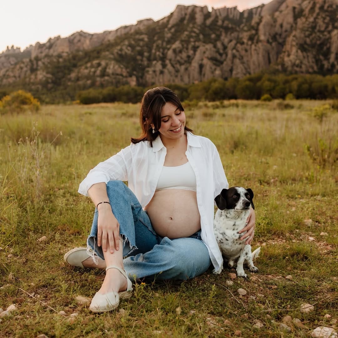 Post 8 by Fotógrafa Embarazo Barcelona | Maternity Photographer on Instagram (carousel)