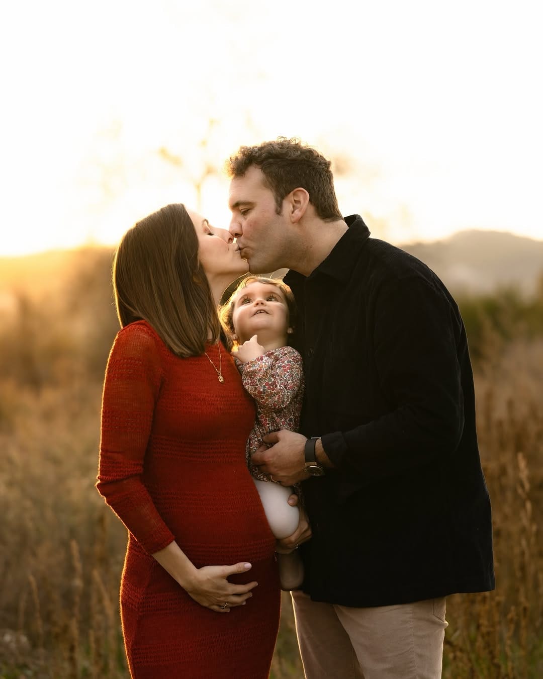 Post 2 by Fotógrafa Embarazo Barcelona | Maternity Photographer on Instagram (carousel)
