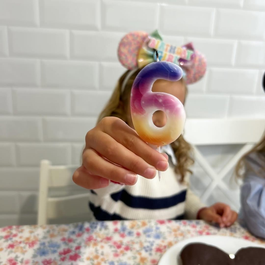 Post 6 by Helena Smile on Instagram (carousel)