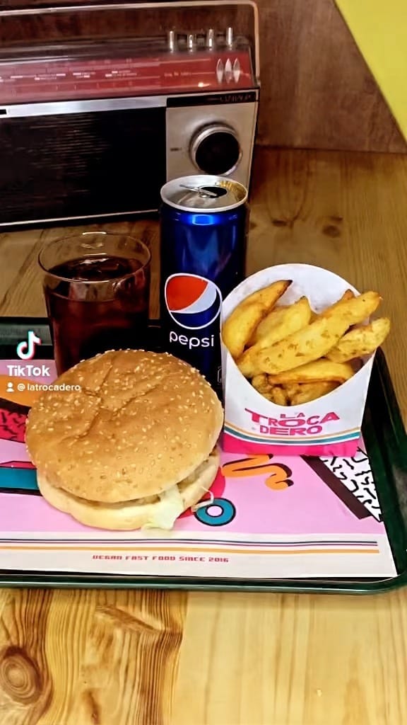 Post 10 by La Trocadero on Instagram (video)