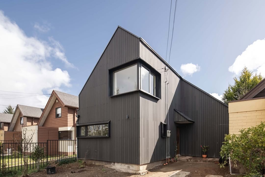 Post 8 by Estudio Diagonal on Instagram (carousel)