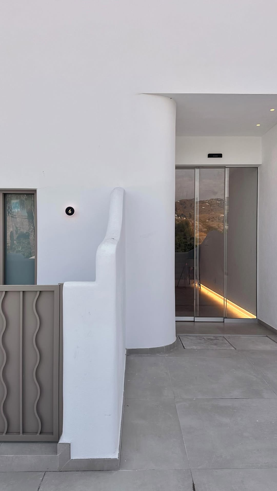 Post 6 by Antonio Calzado on Instagram (video)