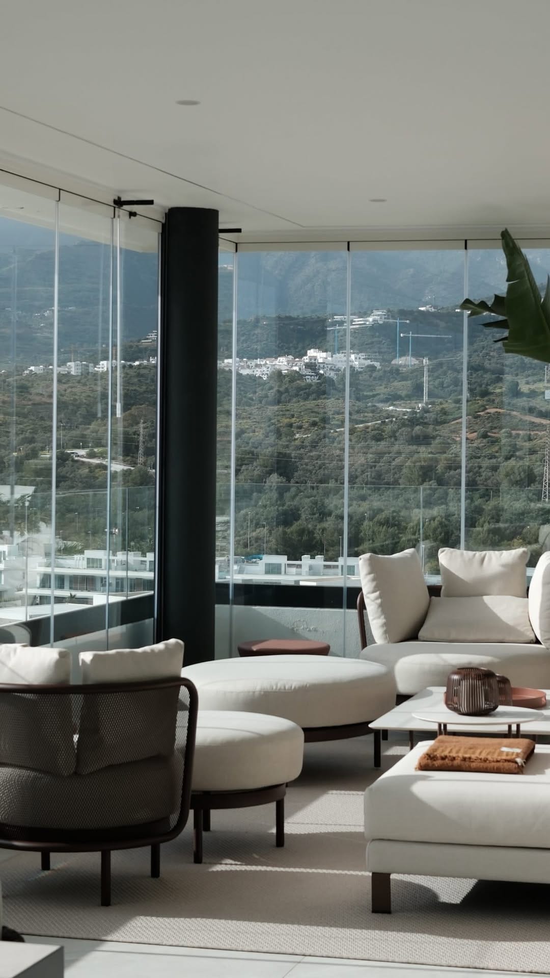 Post 4 by MON INTERIORS on Instagram (video)