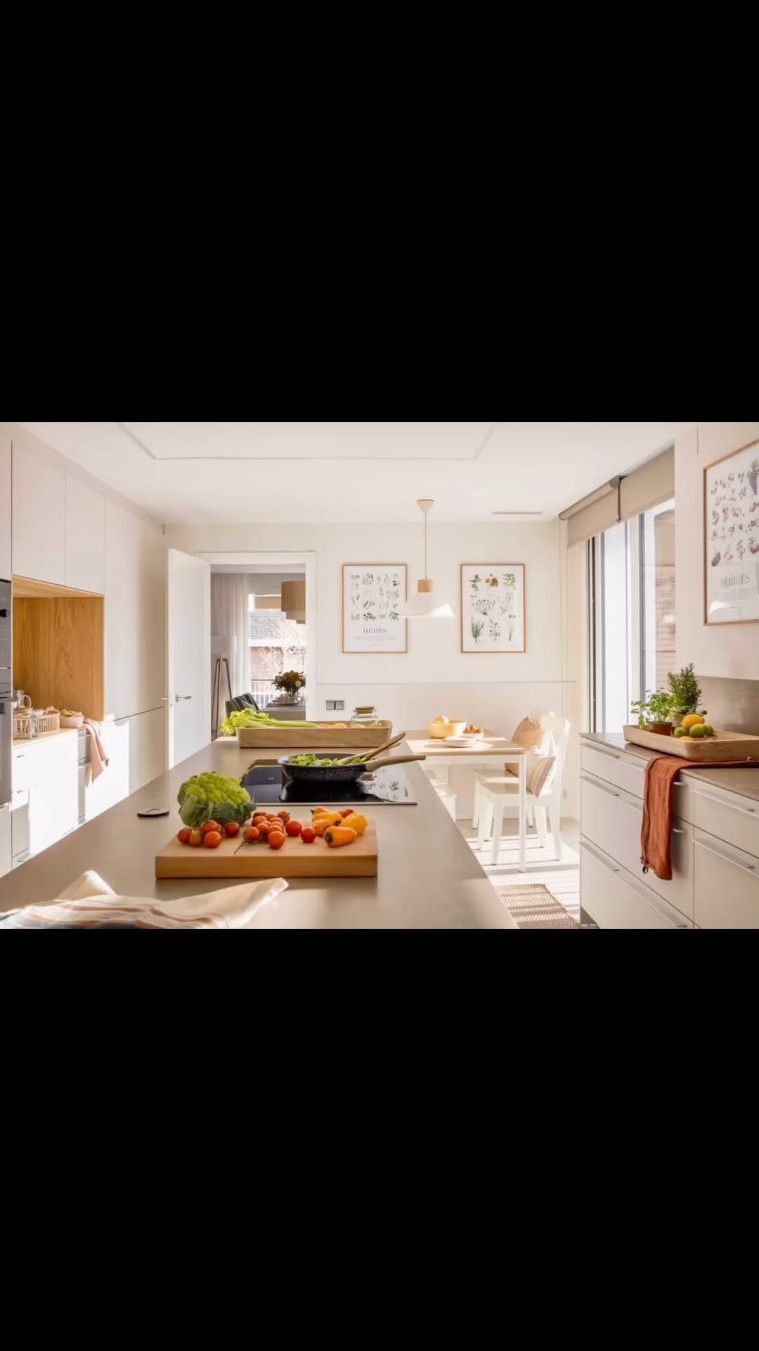 Post 10 by adrianafarre.interiorismo on Instagram (video)