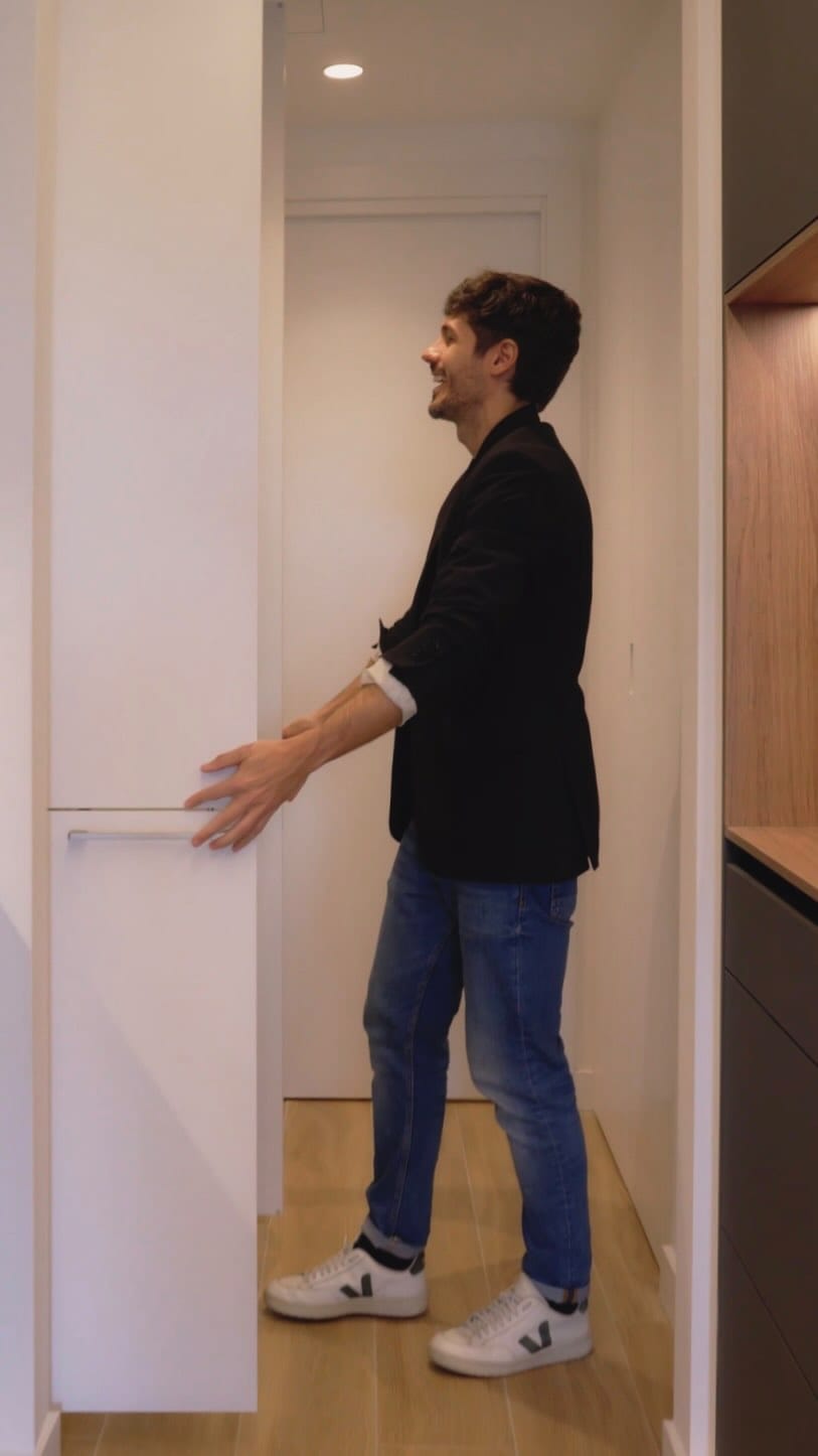 Post 7 by Cocinas Santos Donosti on Instagram (video)