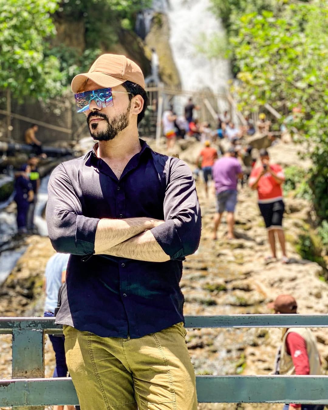 Post 9 by 🔰zαιη αℓ ƒαιѕαℓ️️🔰 on Instagram (carousel)