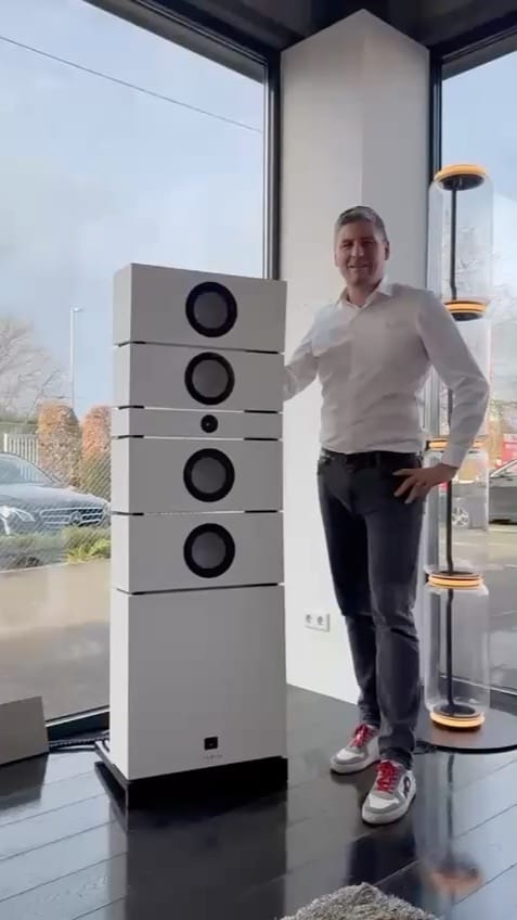 Post 4 by RAUMANZUG GmbH on Instagram (video)