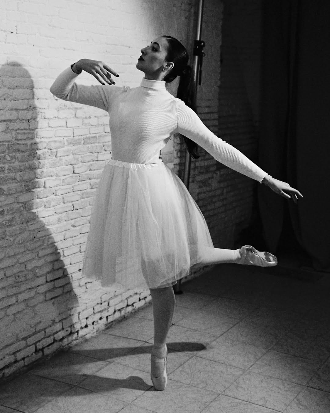 Post 5 by La Bailarina Imperfecta on Instagram (carousel)
