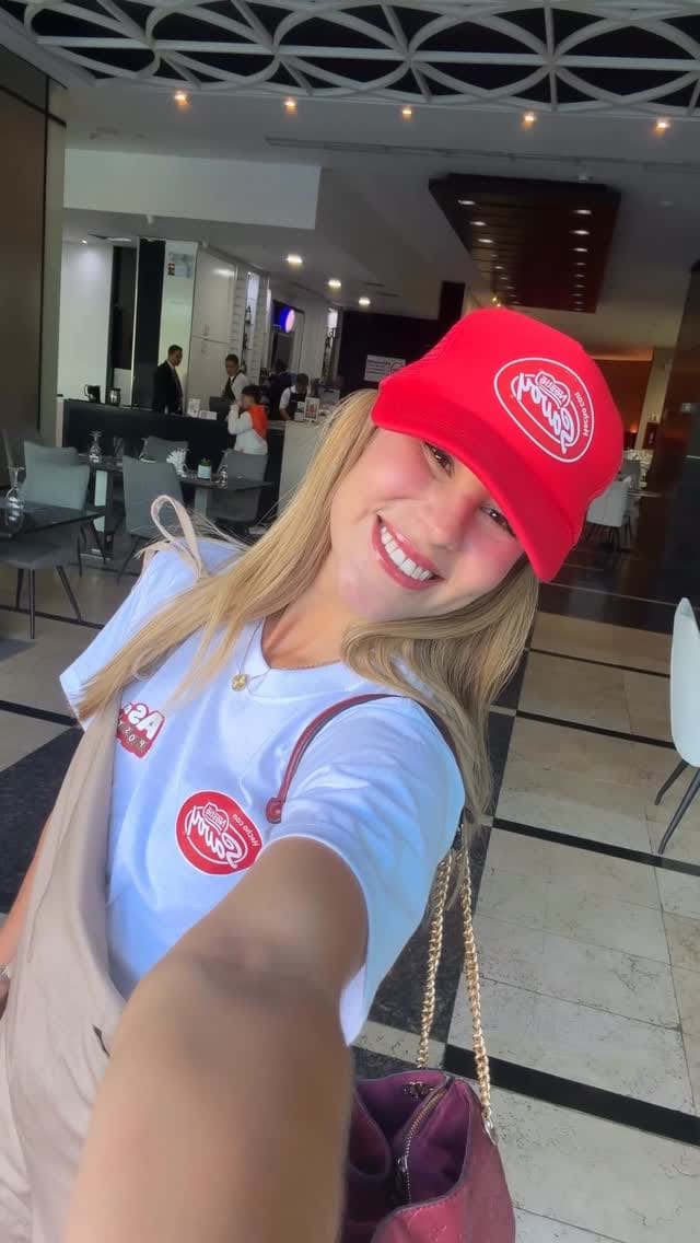 Post 6 by MICHELLE DE PALMA on Instagram (video)