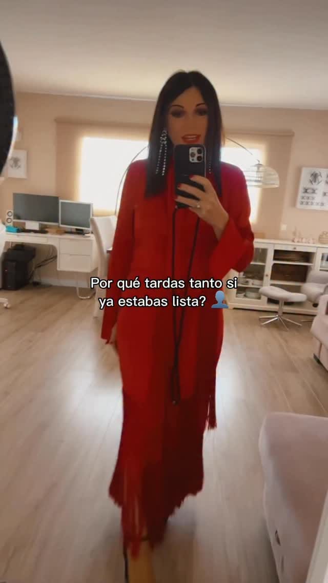 Post 2 by Edurne Camacho on Instagram (video)