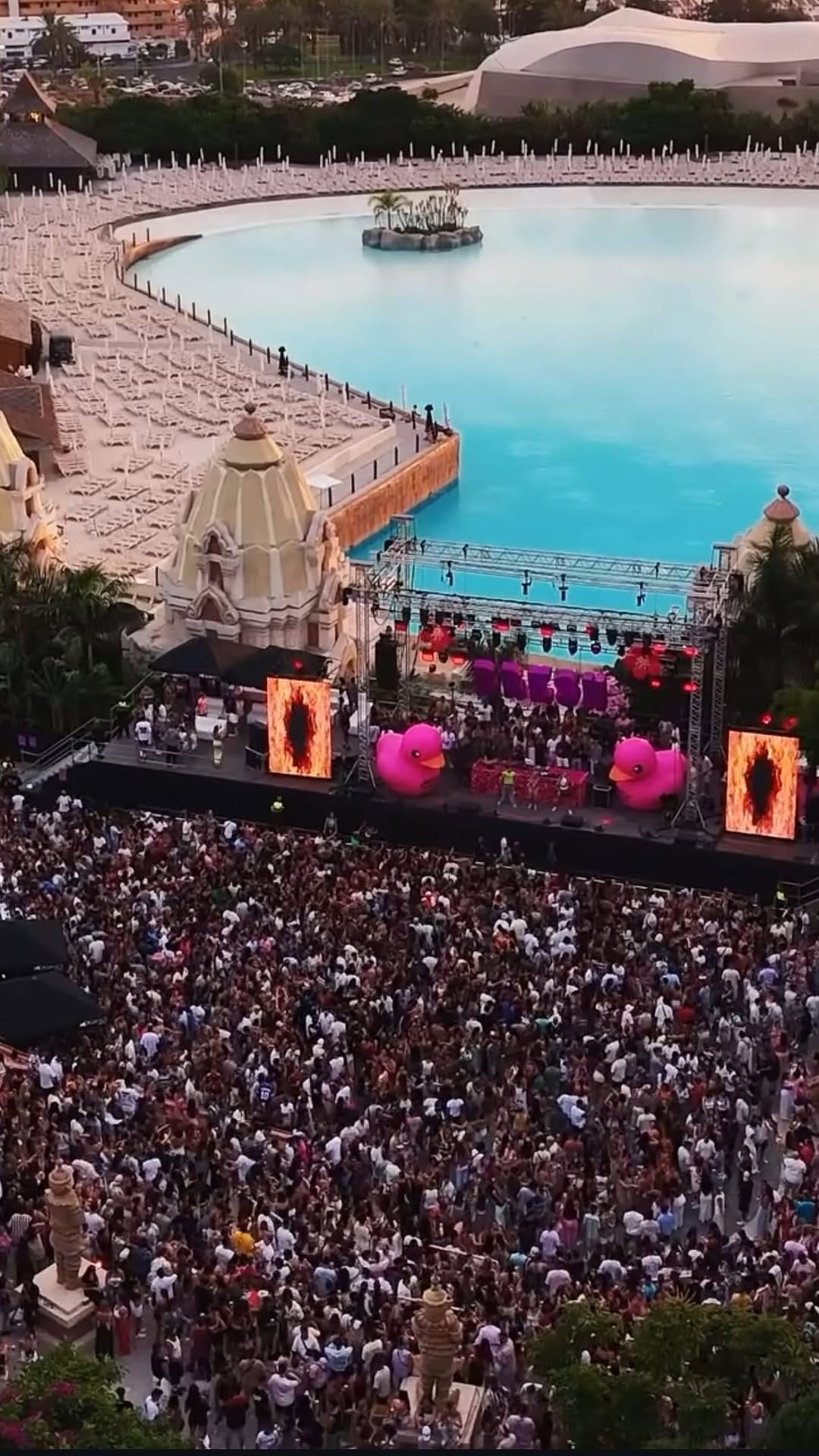 Post 10 by Canarias Baila Festival on Instagram (video)