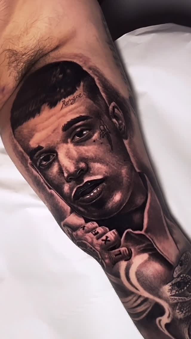 Post 1 by ➖TATTOO.ARTIST➖ on Instagram (video)