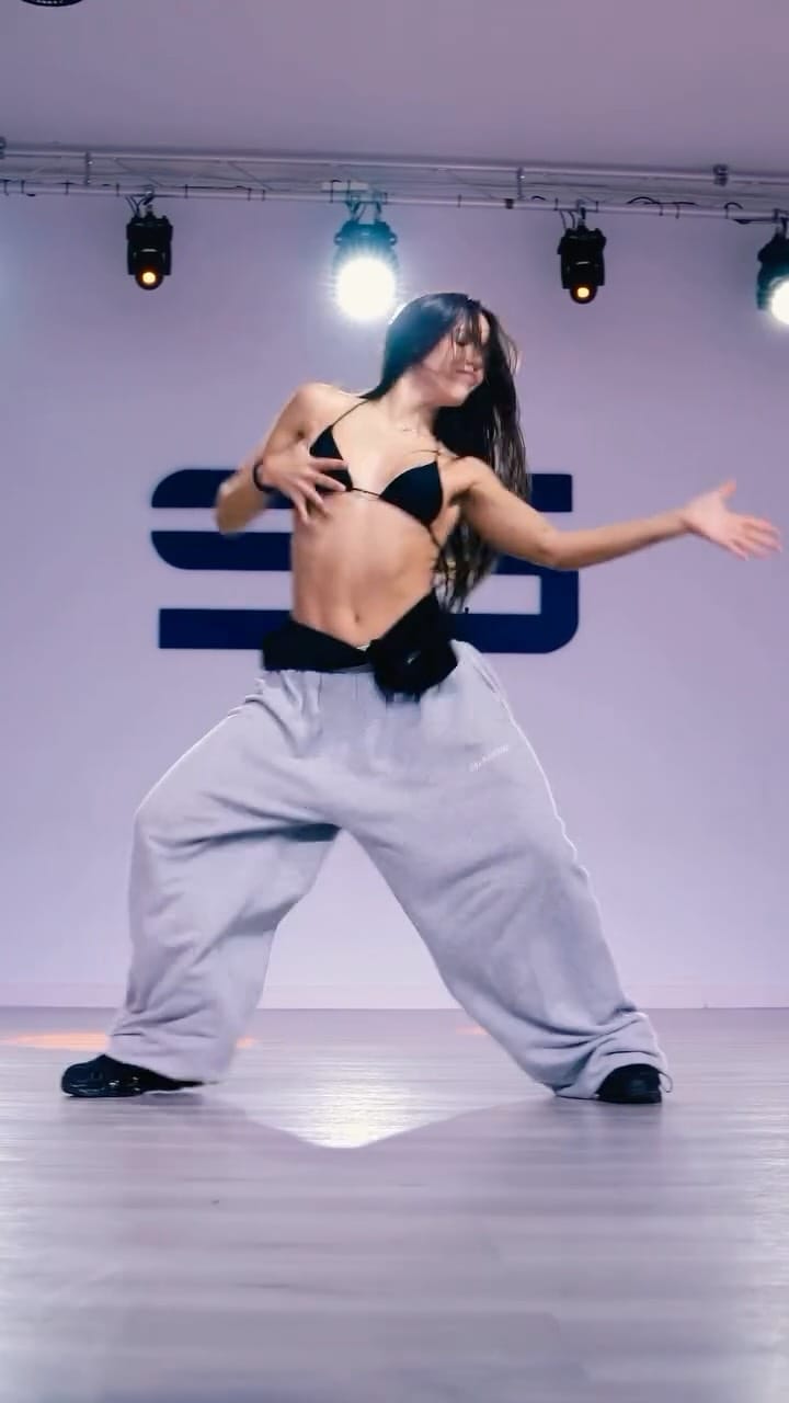 Post 5 by Mónica Peña on Instagram (video)