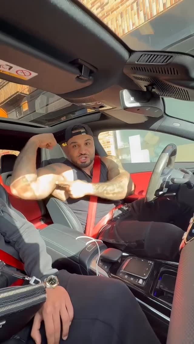 Post 4 by ADAM DE MOUTA on Instagram (video)