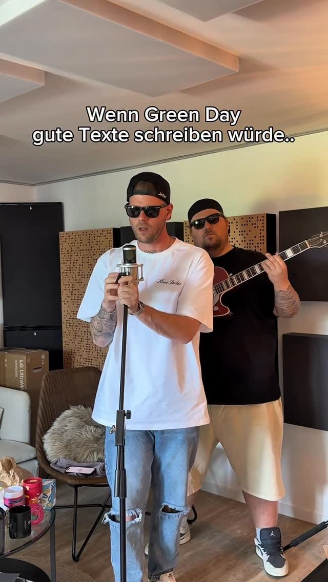 Post 2 by Kreisligalegende on Instagram (video)