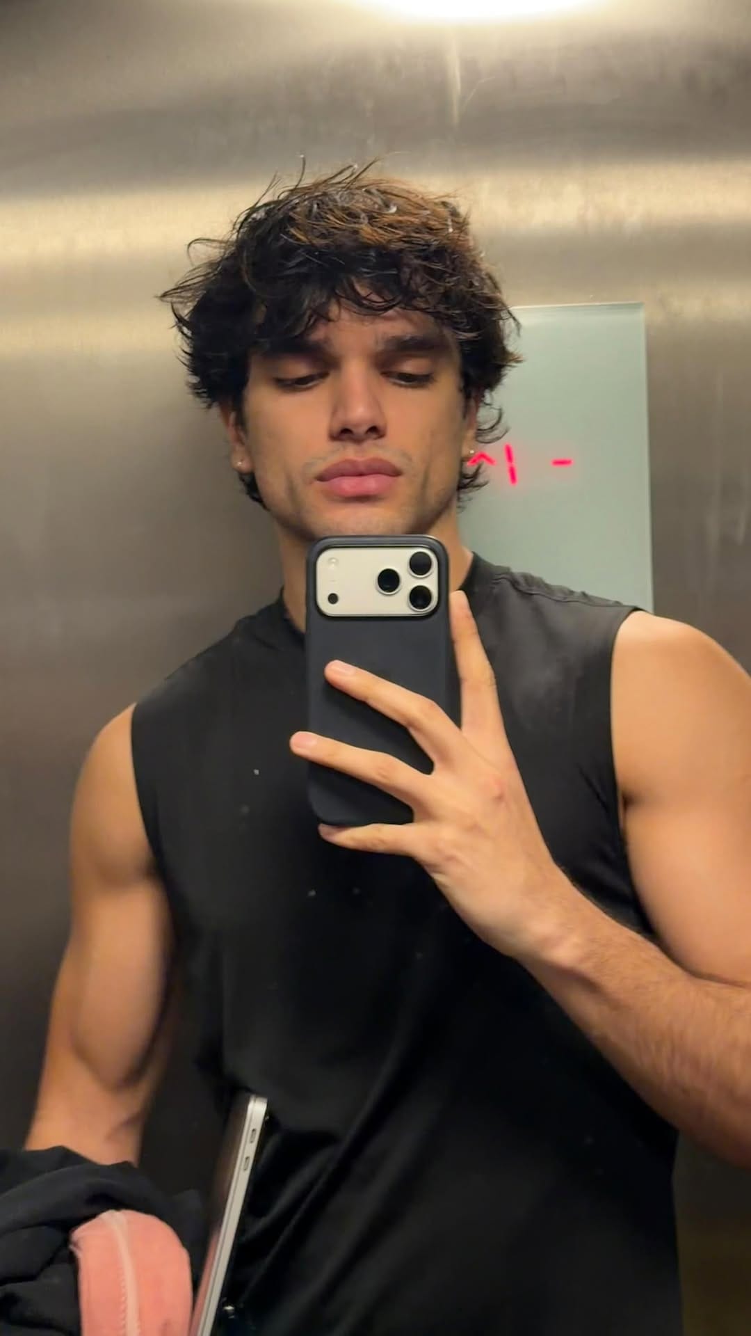 Post 5 by ALEJANDRO CARRASCOSA on Instagram (video)