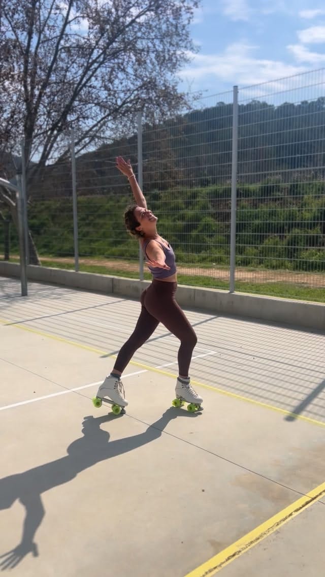 Post 9 by Chloé-Marie on Instagram (video)