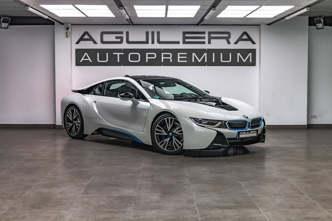 Post 6 by Aguilera Autopremium on Instagram (carousel)