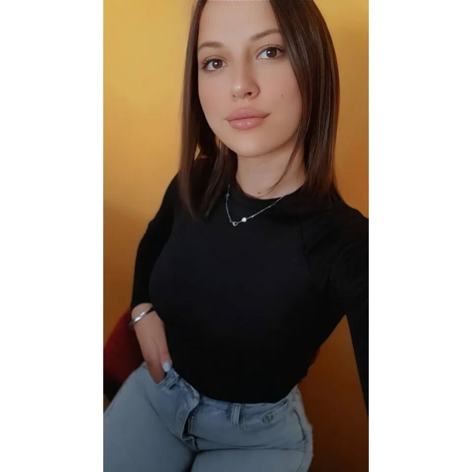 Post 4 by PAULA🧡 on Instagram (carousel)