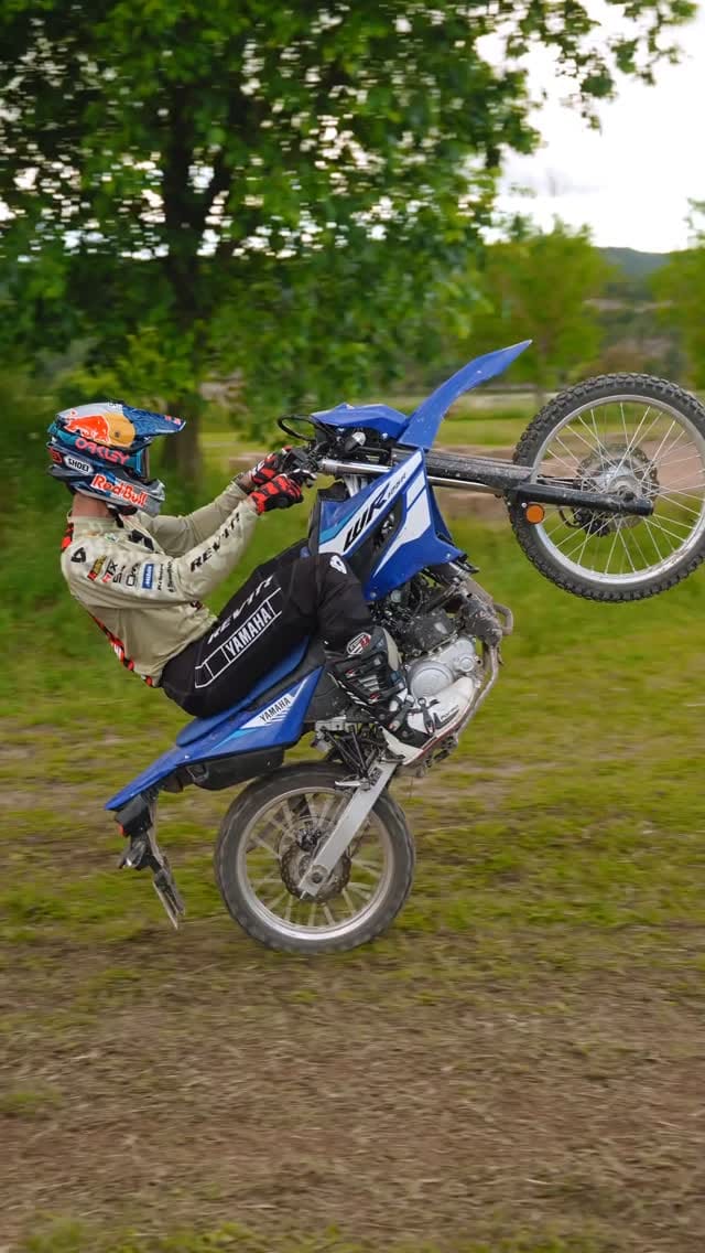 Post 9 by BCN Motorbikes | Concesionario Oficial Yamaha on Instagram (video)